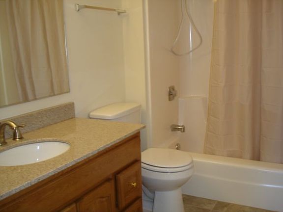 4th image of 5911 Woodgate Dr