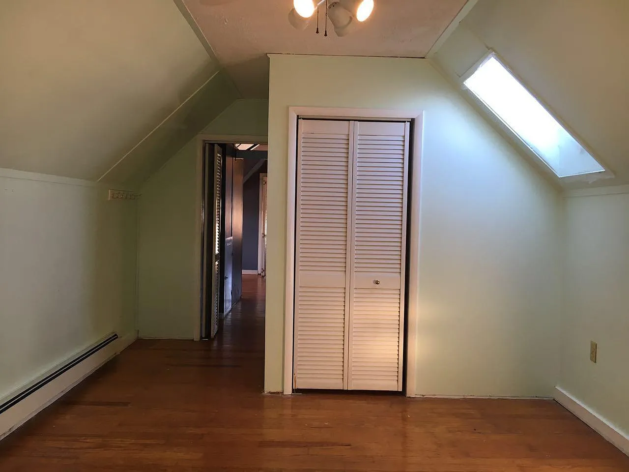 4 bed, 1700 sqft, $3,200 — Photo 3
