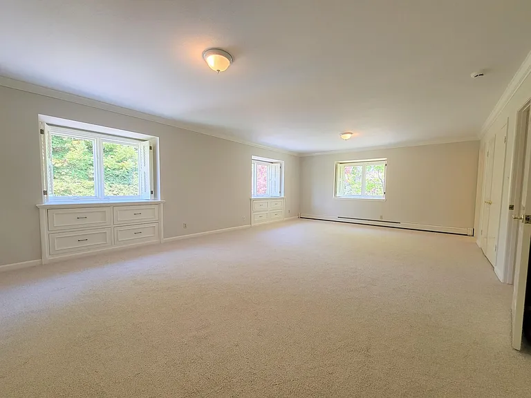 345 Selby Ln — Photo 21
