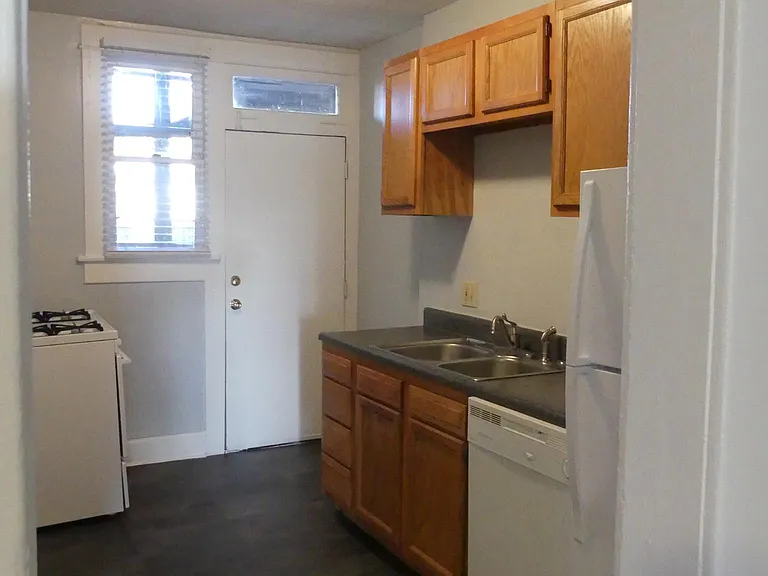 1231 N 4th St #1/2 — Photo 8