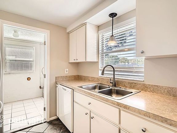 3rd image of 1010 N Saturn Ave