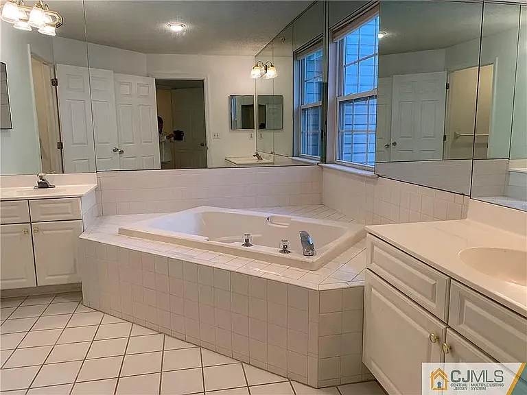 213 Prestwick Way — Photo 21