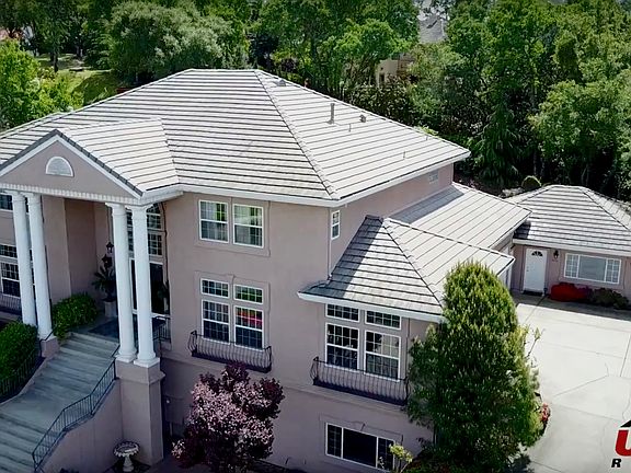 2nd image of 1654 Carnegie Way