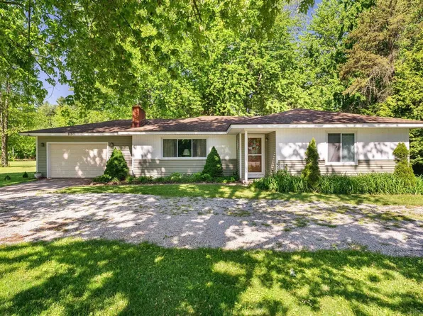 8190 Lakeshore Rd, Lexington, MI 48450