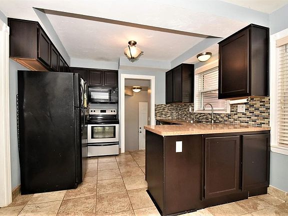 3rd image of 6364 Bonroi Dr