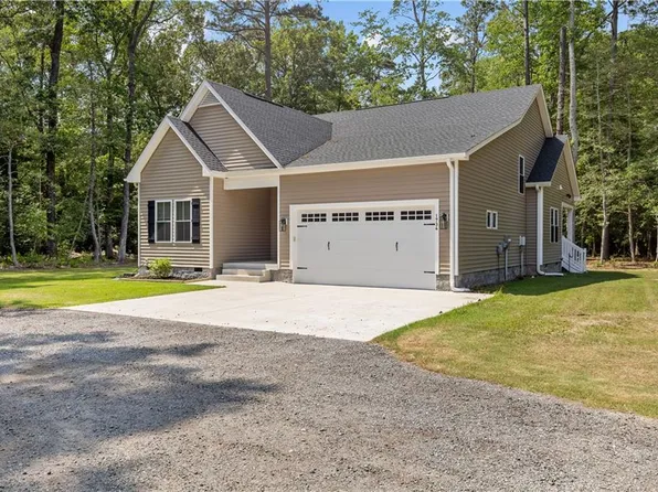 1734 Angus Rd, Hayes, VA 23072