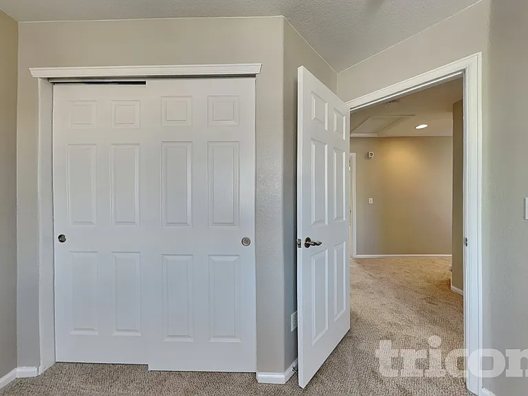 214 Straw Ct — Photo 11