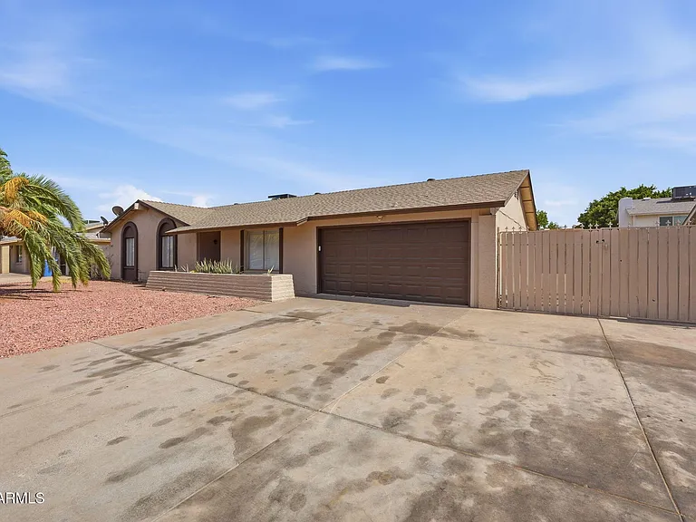 4731 W Paradise Ln — Photo 33