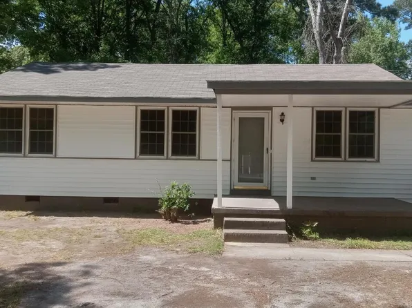 800 Candlewood Drive, Kinston, NC 28501