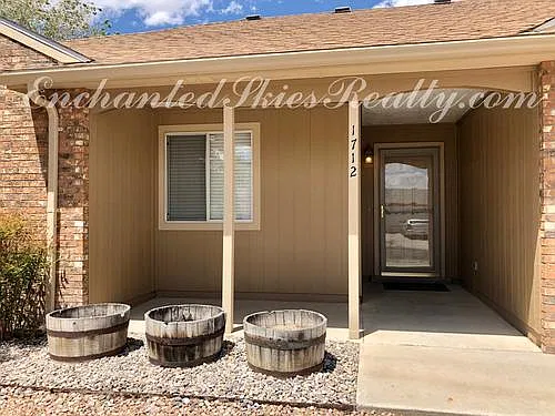 Application Pending! New ~ Bright & Clean Completely Updated 3 bedroom home on a large lot ~ ... — Photo 3