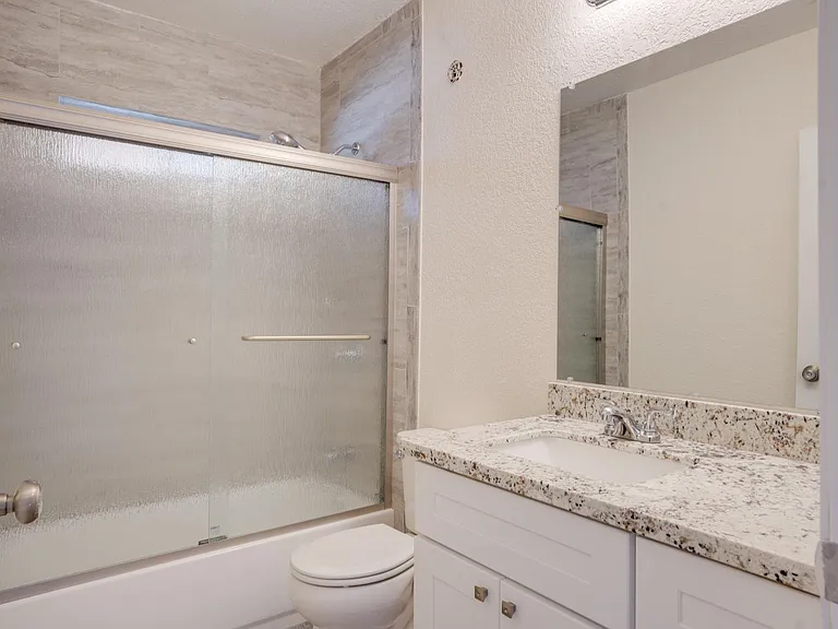 2524 Pemberton Ct — Photo 16
