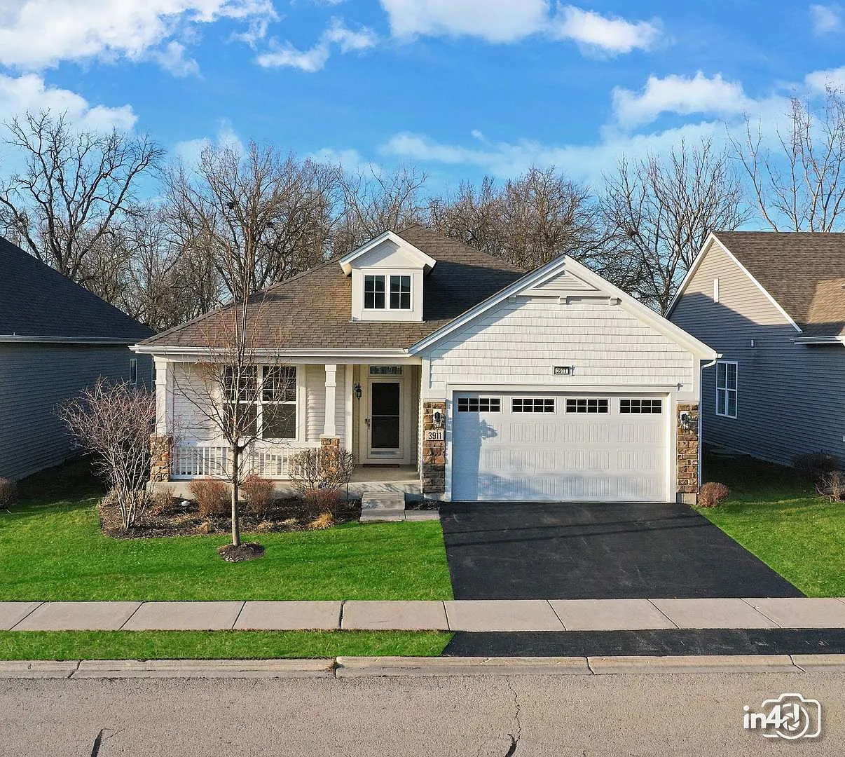 3911 Chesapeake Ln photo 1