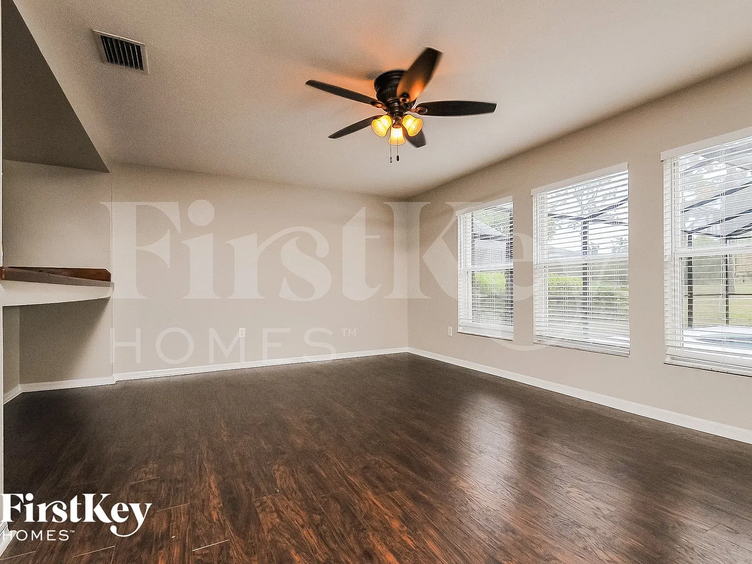 3 bed, 2.5 bath, 2535 sqft, $2,500 — Photo 3