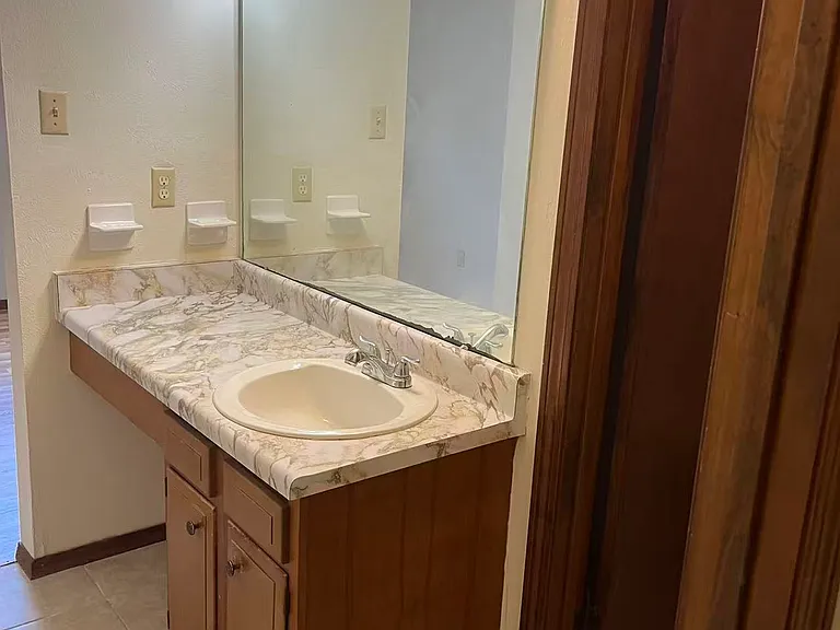 2212 Houma Blvd — Photo 8