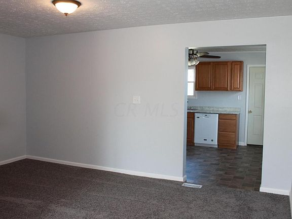 4th image of 638 W Lawn Dr