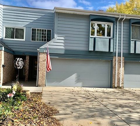 2nd image of 247 Lakeshore Ln