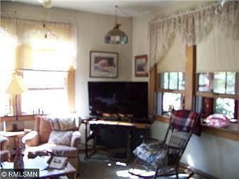 5th image of 122 13th Ave S