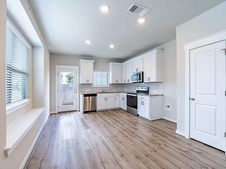 147 Waterside Rd #A — Photo 8