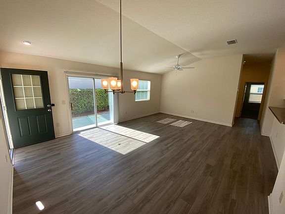 4th image of 3102 Sabal Palm Ave