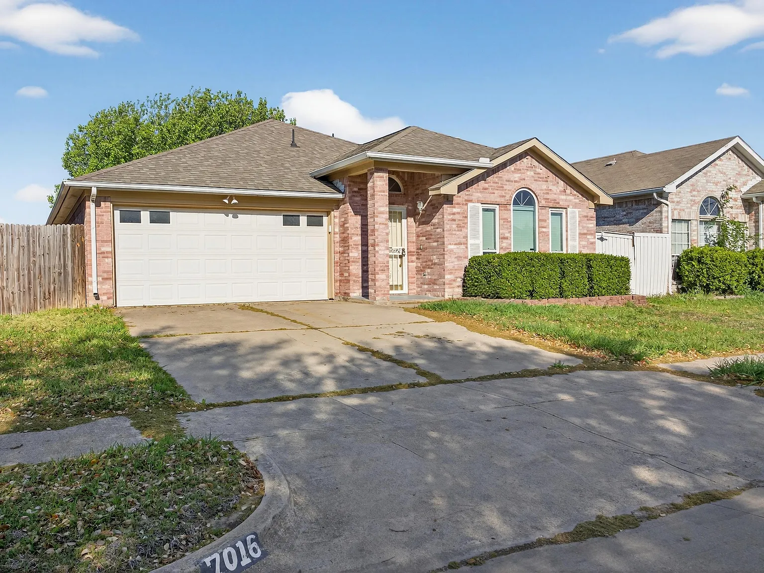 3 bed, 1575 sqft, $2,200 — Photo 1