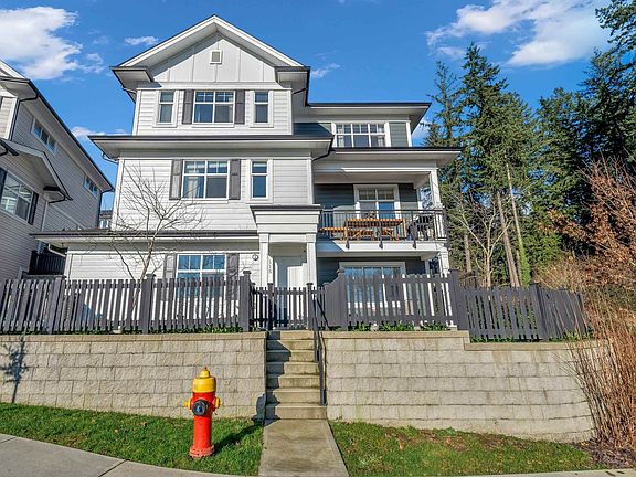 2nd image of 3565 Baycrest Ave #115