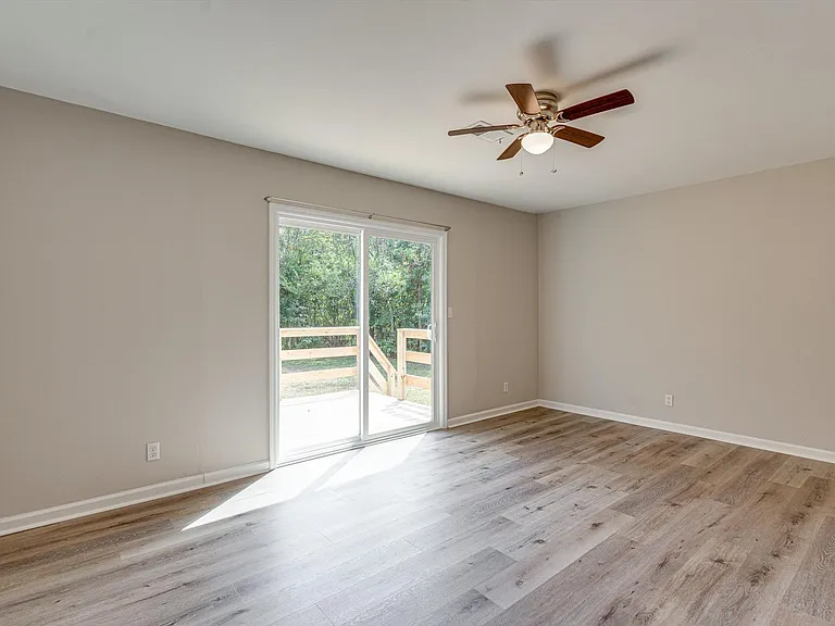 3810 Memphis Dr — Photo 4