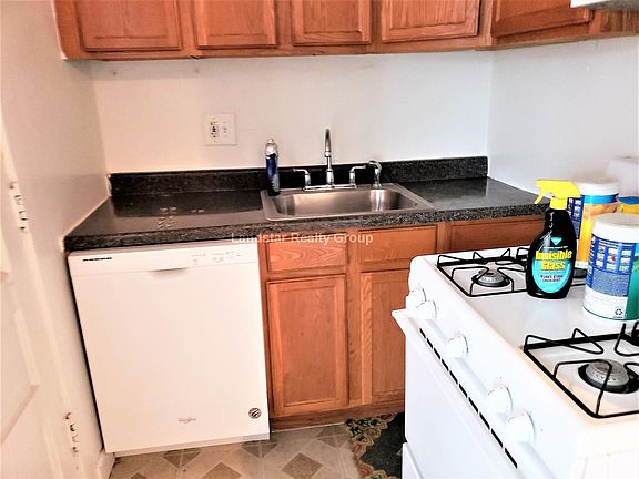 5th image of 4627 N Winchester Ave APT 317