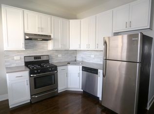 1460 W Grace St #2M, Chicago, IL 60613