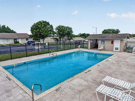 2nd image of 30136 Tavares Ridge Blvd #30136
