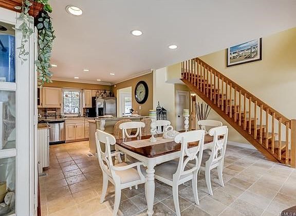 5th image of 29 Panorama Dr