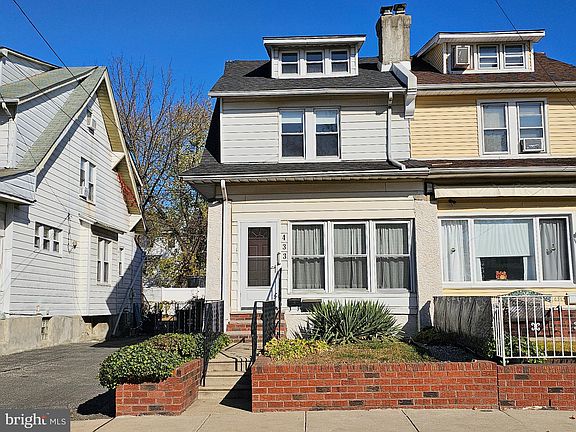 2nd image of 433 Orchard Ave