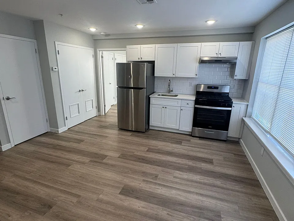 96 16th Ave #401