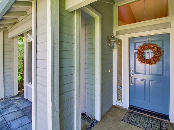 2nd image of 2712 Montefrio Ln