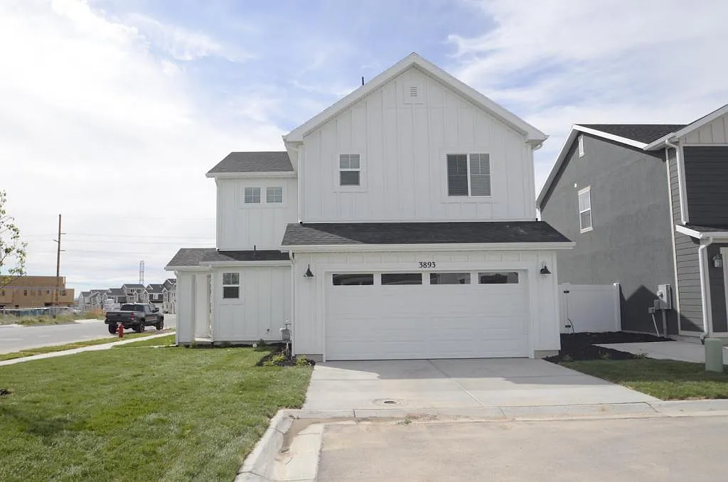 3893 S 3100 W — Photo 1
