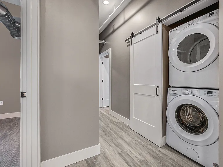 137 E Main Ave — Photo 10