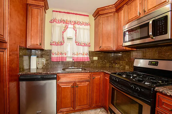 Sold by Reliable Sell & Buy Realty Inc | media 18