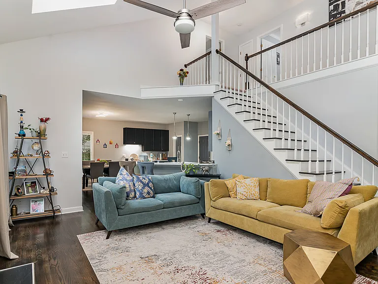 203 Brook Creek Dr — Photo 3