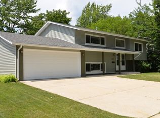 1100 Lancaster Ave, Elk Grove Village, IL 60007