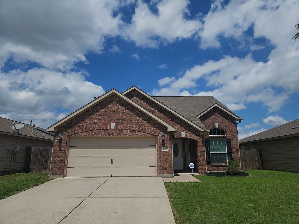 1st image of 528 Noble Grove Ln