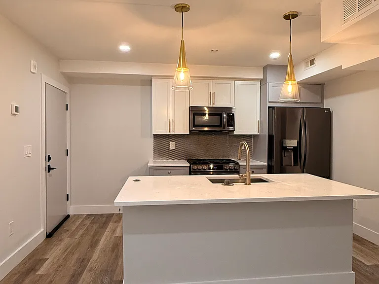 97 Condor St #2 — Photo 3