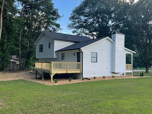 3rd image of 2021 Sunsweet Ct NE
