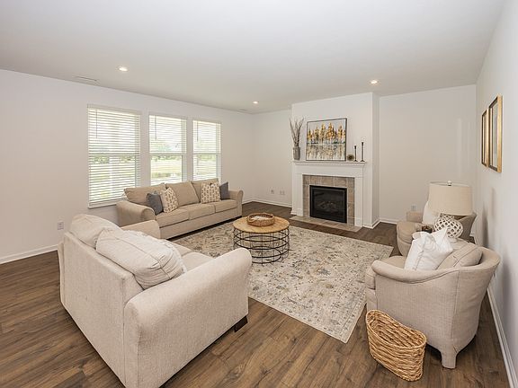 4th image of 1283 Clairet Dr