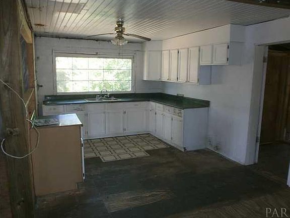 4th image of 210 NW Loretta St