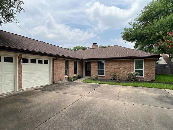 3rd image of 11914 Waldemar Dr