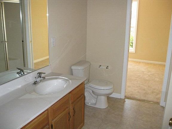 2nd image of 117 Woodlake Ct