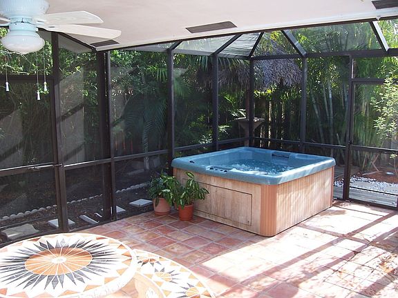 Covered Terrace and Jacuzzi