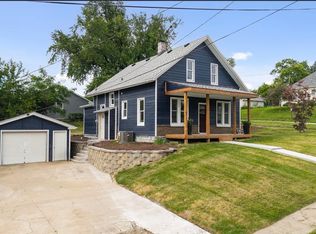 202 N Molley St, Bennington, NE 68007