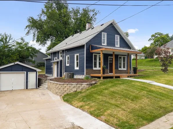 202 N Molley St, Bennington, NE 68007