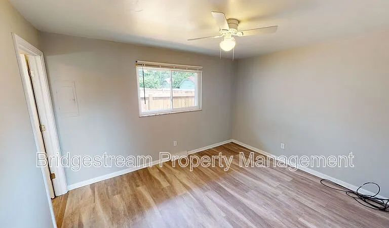 2912 Hazel Ave #B — Photo 5