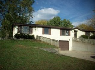 1114 Claire Ln, Middlebury, IN 46540
